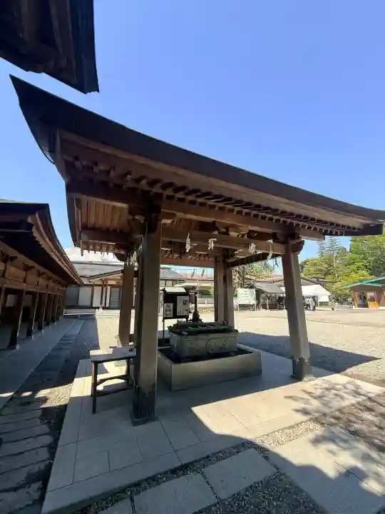 宇都宮二荒山神社の{uncategorized: "未分類", other: "その他", undefined: "問題あり", building: "その他建物", grave: "お墓", sacred_gate: "鳥居", guardian: "狛犬", statue: "像", buddha: "仏像", history: "歴史", nature: "自然", garden: "庭園", animal: "動物", pagoda: "塔", temizu: "手水舎", mountain_gate: "山門・神門", sanctuary: "本殿・本堂", subordinate: "末社・摂社", art: "芸術", scenery: "景色", jizo: "地蔵", ema: "絵馬", goshuin: "御朱印", omikuji: "おみくじ", items: "授与品その他", amulet: "お守り", goshuincho: "御朱印帳", eats: "食事", festival: "お祭り", votive_dance: "神楽", shichigosan: "七五三参", wedding: "結婚式", experience: "体験その他", initially: "初詣", around: "周辺", anti_infection: "感染症対策"}