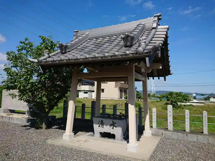 下道目記八幡社の手水舎