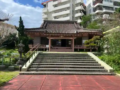 八幡神徳寺の本殿