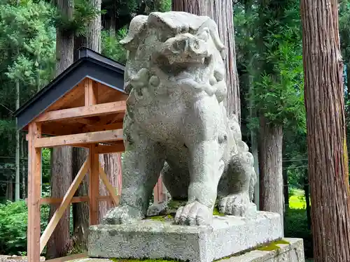 高田神社の狛犬