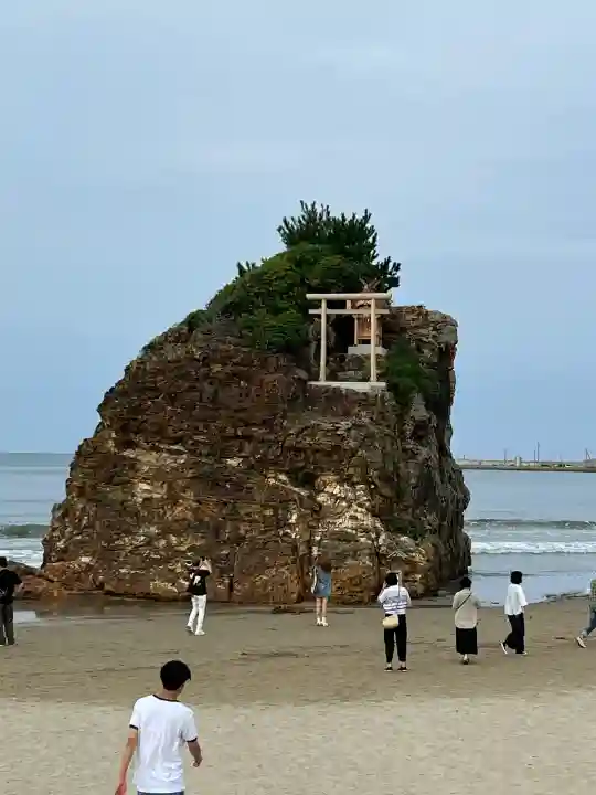 稲佐の浜 弁天島(島根県)