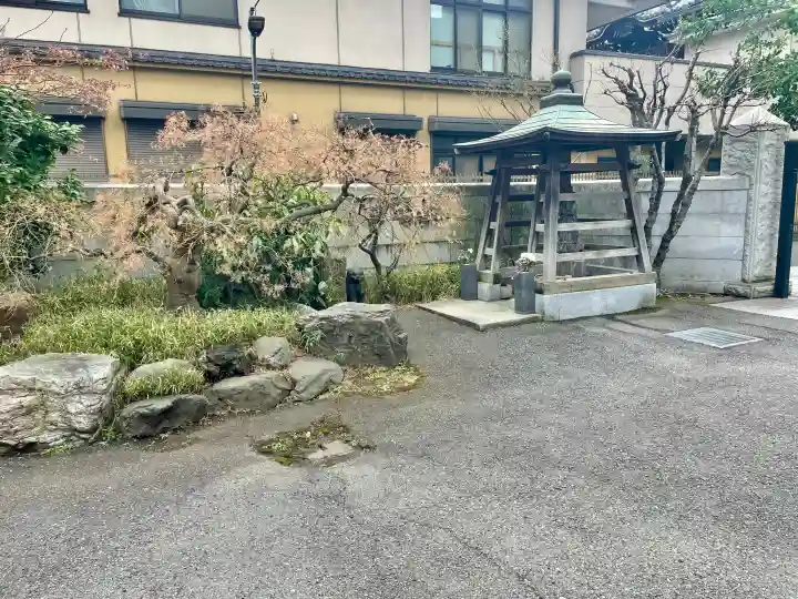 正伝寺の{uncategorized: "未分類", other: "その他", undefined: "問題あり", building: "その他建物", grave: "お墓", sacred_gate: "鳥居", guardian: "狛犬", statue: "像", buddha: "仏像", history: "歴史", nature: "自然", garden: "庭園", animal: "動物", pagoda: "塔", temizu: "手水舎", mountain_gate: "山門・神門", sanctuary: "本殿・本堂", subordinate: "末社・摂社", art: "芸術", scenery: "景色", jizo: "地蔵", ema: "絵馬", goshuin: "御朱印", omikuji: "おみくじ", items: "授与品その他", amulet: "お守り", goshuincho: "御朱印帳", eats: "食事", festival: "お祭り", votive_dance: "神楽", shichigosan: "七五三参", wedding: "結婚式", experience: "体験その他", initially: "初詣", around: "周辺", anti_infection: "感染症対策"}