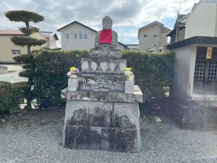 西休寺の{uncategorized: "未分類", other: "その他", undefined: "問題あり", building: "その他建物", grave: "お墓", sacred_gate: "鳥居", guardian: "狛犬", statue: "像", buddha: "仏像", history: "歴史", nature: "自然", garden: "庭園", animal: "動物", pagoda: "塔", temizu: "手水舎", mountain_gate: "山門・神門", sanctuary: "本殿・本堂", subordinate: "末社・摂社", art: "芸術", scenery: "景色", jizo: "地蔵", ema: "絵馬", goshuin: "御朱印", omikuji: "おみくじ", items: "授与品その他", amulet: "お守り", goshuincho: "御朱印帳", eats: "食事", festival: "お祭り", votive_dance: "神楽", shichigosan: "七五三参", wedding: "結婚式", experience: "体験その他", initially: "初詣", around: "周辺", anti_infection: "感染症対策"}