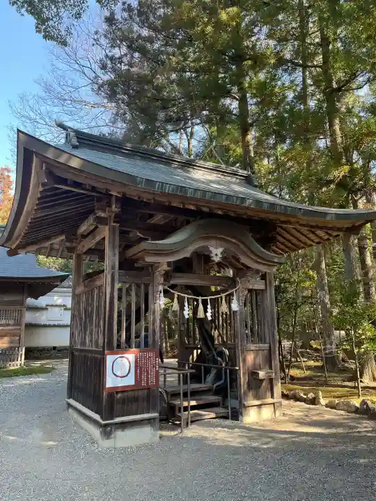 土佐神社の{uncategorized: "未分類", other: "その他", undefined: "問題あり", building: "その他建物", grave: "お墓", sacred_gate: "鳥居", guardian: "狛犬", statue: "像", buddha: "仏像", history: "歴史", nature: "自然", garden: "庭園", animal: "動物", pagoda: "塔", temizu: "手水舎", mountain_gate: "山門・神門", sanctuary: "本殿・本堂", subordinate: "末社・摂社", art: "芸術", scenery: "景色", jizo: "地蔵", ema: "絵馬", goshuin: "御朱印", omikuji: "おみくじ", items: "授与品その他", amulet: "お守り", goshuincho: "御朱印帳", eats: "食事", festival: "お祭り", votive_dance: "神楽", shichigosan: "七五三参", wedding: "結婚式", experience: "体験その他", initially: "初詣", around: "周辺", anti_infection: "感染症対策"}