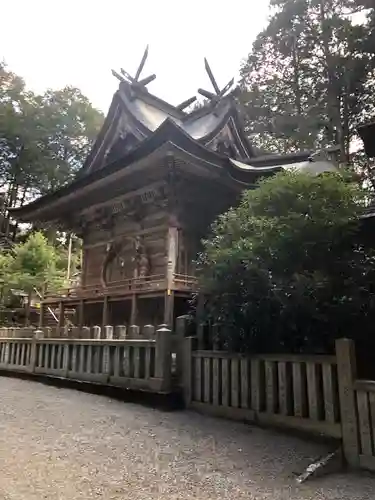 高岡神社の本殿・本堂