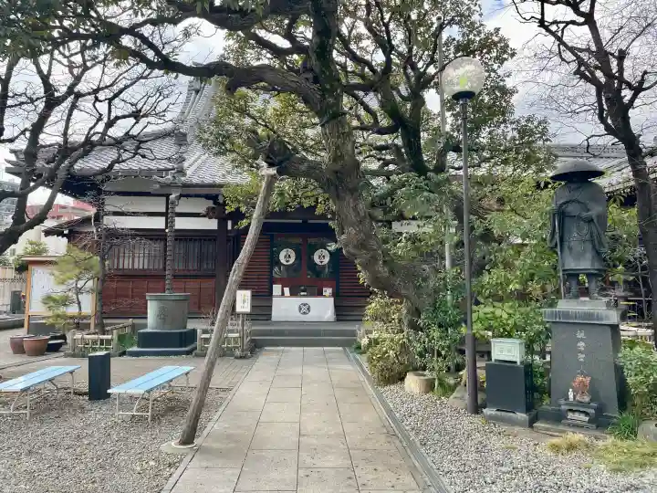 永稱寺の{uncategorized: "未分類", other: "その他", undefined: "問題あり", building: "その他建物", grave: "お墓", sacred_gate: "鳥居", guardian: "狛犬", statue: "像", buddha: "仏像", history: "歴史", nature: "自然", garden: "庭園", animal: "動物", pagoda: "塔", temizu: "手水舎", mountain_gate: "山門・神門", sanctuary: "本殿・本堂", subordinate: "末社・摂社", art: "芸術", scenery: "景色", jizo: "地蔵", ema: "絵馬", goshuin: "御朱印", omikuji: "おみくじ", items: "授与品その他", amulet: "お守り", goshuincho: "御朱印帳", eats: "食事", festival: "お祭り", votive_dance: "神楽", shichigosan: "七五三参", wedding: "結婚式", experience: "体験その他", initially: "初詣", around: "周辺", anti_infection: "感染症対策"}