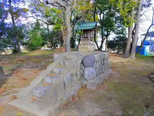 神明社（小山田）の末社・摂社