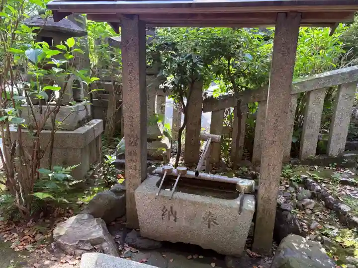 吉水辨財天堂の{uncategorized: "未分類", other: "その他", undefined: "問題あり", building: "その他建物", grave: "お墓", sacred_gate: "鳥居", guardian: "狛犬", statue: "像", buddha: "仏像", history: "歴史", nature: "自然", garden: "庭園", animal: "動物", pagoda: "塔", temizu: "手水舎", mountain_gate: "山門・神門", sanctuary: "本殿・本堂", subordinate: "末社・摂社", art: "芸術", scenery: "景色", jizo: "地蔵", ema: "絵馬", goshuin: "御朱印", omikuji: "おみくじ", items: "授与品その他", amulet: "お守り", goshuincho: "御朱印帳", eats: "食事", festival: "お祭り", votive_dance: "神楽", shichigosan: "七五三参", wedding: "結婚式", experience: "体験その他", initially: "初詣", around: "周辺", anti_infection: "感染症対策"}