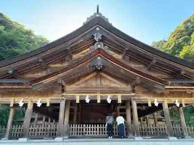 美保神社の{uncategorized: "未分類", other: "その他", undefined: "問題あり", building: "その他建物", grave: "お墓", sacred_gate: "鳥居", guardian: "狛犬", statue: "像", buddha: "仏像", history: "歴史", nature: "自然", garden: "庭園", animal: "動物", pagoda: "塔", temizu: "手水舎", mountain_gate: "山門・神門", sanctuary: "本殿・本堂", subordinate: "末社・摂社", art: "芸術", scenery: "景色", jizo: "地蔵", ema: "絵馬", goshuin: "御朱印", omikuji: "おみくじ", items: "授与品その他", amulet: "お守り", goshuincho: "御朱印帳", eats: "食事", festival: "お祭り", votive_dance: "神楽", shichigosan: "七五三参", wedding: "結婚式", experience: "体験その他", initially: "初詣", around: "周辺", anti_infection: "感染症対策"}