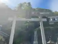 熊野神社の{uncategorized: "未分類", other: "その他", undefined: "問題あり", building: "その他建物", grave: "お墓", sacred_gate: "鳥居", guardian: "狛犬", statue: "像", buddha: "仏像", history: "歴史", nature: "自然", garden: "庭園", animal: "動物", pagoda: "塔", temizu: "手水舎", mountain_gate: "山門・神門", sanctuary: "本殿・本堂", subordinate: "末社・摂社", art: "芸術", scenery: "景色", jizo: "地蔵", ema: "絵馬", goshuin: "御朱印", omikuji: "おみくじ", items: "授与品その他", amulet: "お守り", goshuincho: "御朱印帳", eats: "食事", festival: "お祭り", votive_dance: "神楽", shichigosan: "七五三参", wedding: "結婚式", experience: "体験その他", initially: "初詣", around: "周辺", anti_infection: "感染症対策"}