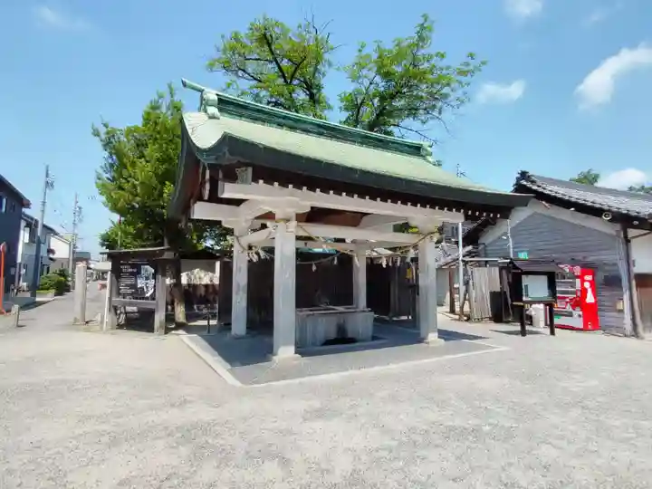 知立神社の手水舎