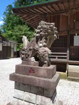 吾那神社の狛犬