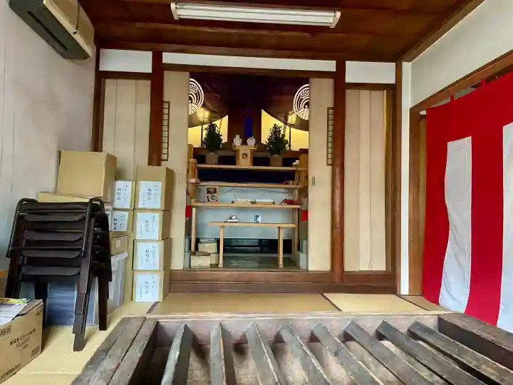 宝禄稲荷神社の{uncategorized: "未分類", other: "その他", undefined: "問題あり", building: "その他建物", grave: "お墓", sacred_gate: "鳥居", guardian: "狛犬", statue: "像", buddha: "仏像", history: "歴史", nature: "自然", garden: "庭園", animal: "動物", pagoda: "塔", temizu: "手水舎", mountain_gate: "山門・神門", sanctuary: "本殿・本堂", subordinate: "末社・摂社", art: "芸術", scenery: "景色", jizo: "地蔵", ema: "絵馬", goshuin: "御朱印", omikuji: "おみくじ", items: "授与品その他", amulet: "お守り", goshuincho: "御朱印帳", eats: "食事", festival: "お祭り", votive_dance: "神楽", shichigosan: "七五三参", wedding: "結婚式", experience: "体験その他", initially: "初詣", around: "周辺", anti_infection: "感染症対策"}