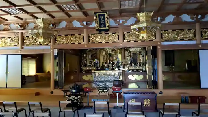 鳳隆寺の本殿・本堂