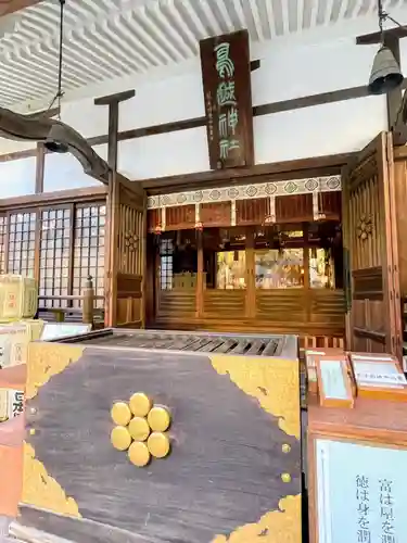 鳥越神社の本殿・本堂