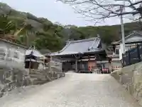 真観寺の{uncategorized: "未分類", other: "その他", undefined: "問題あり", building: "その他建物", grave: "お墓", sacred_gate: "鳥居", guardian: "狛犬", statue: "像", buddha: "仏像", history: "歴史", nature: "自然", garden: "庭園", animal: "動物", pagoda: "塔", temizu: "手水舎", mountain_gate: "山門・神門", sanctuary: "本殿・本堂", subordinate: "末社・摂社", art: "芸術", scenery: "景色", jizo: "地蔵", ema: "絵馬", goshuin: "御朱印", omikuji: "おみくじ", items: "授与品その他", amulet: "お守り", goshuincho: "御朱印帳", eats: "食事", festival: "お祭り", votive_dance: "神楽", shichigosan: "七五三参", wedding: "結婚式", experience: "体験その他", initially: "初詣", around: "周辺", anti_infection: "感染症対策"}