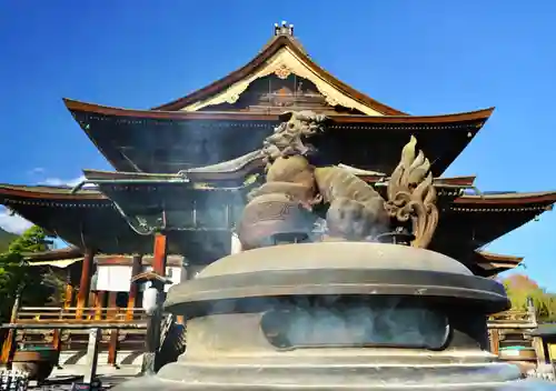 善光寺の本殿・本堂