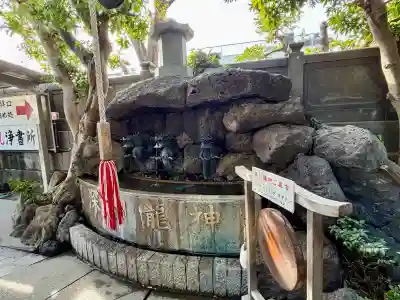 成田山深川不動堂（新勝寺東京別院）の{uncategorized: "未分類", other: "その他", undefined: "問題あり", building: "その他建物", grave: "お墓", sacred_gate: "鳥居", guardian: "狛犬", statue: "像", buddha: "仏像", history: "歴史", nature: "自然", garden: "庭園", animal: "動物", pagoda: "塔", temizu: "手水舎", mountain_gate: "山門・神門", sanctuary: "本殿・本堂", subordinate: "末社・摂社", art: "芸術", scenery: "景色", jizo: "地蔵", ema: "絵馬", goshuin: "御朱印", omikuji: "おみくじ", items: "授与品その他", amulet: "お守り", goshuincho: "御朱印帳", eats: "食事", festival: "お祭り", votive_dance: "神楽", shichigosan: "七五三参", wedding: "結婚式", experience: "体験その他", initially: "初詣", around: "周辺", anti_infection: "感染症対策"}