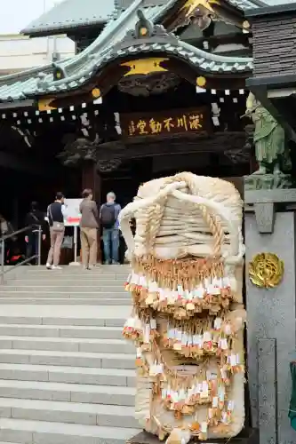 成田山深川不動堂（新勝寺東京別院）の{uncategorized: "未分類", other: "その他", undefined: "問題あり", building: "その他建物", grave: "お墓", sacred_gate: "鳥居", guardian: "狛犬", statue: "像", buddha: "仏像", history: "歴史", nature: "自然", garden: "庭園", animal: "動物", pagoda: "塔", temizu: "手水舎", mountain_gate: "山門・神門", sanctuary: "本殿・本堂", subordinate: "末社・摂社", art: "芸術", scenery: "景色", jizo: "地蔵", ema: "絵馬", goshuin: "御朱印", omikuji: "おみくじ", items: "授与品その他", amulet: "お守り", goshuincho: "御朱印帳", eats: "食事", festival: "お祭り", votive_dance: "神楽", shichigosan: "七五三参", wedding: "結婚式", experience: "体験その他", initially: "初詣", around: "周辺", anti_infection: "感染症対策"}
