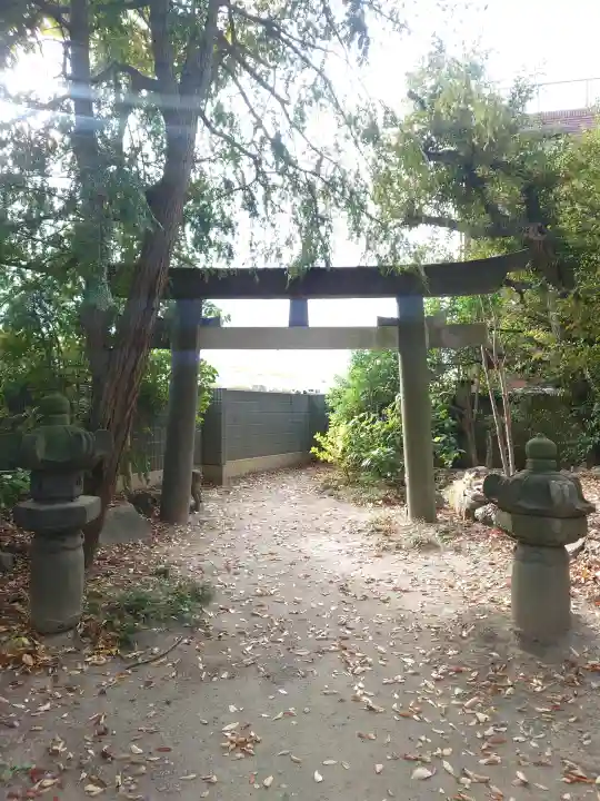 葛西神社の{uncategorized: "未分類", other: "その他", undefined: "問題あり", building: "その他建物", grave: "お墓", sacred_gate: "鳥居", guardian: "狛犬", statue: "像", buddha: "仏像", history: "歴史", nature: "自然", garden: "庭園", animal: "動物", pagoda: "塔", temizu: "手水舎", mountain_gate: "山門・神門", sanctuary: "本殿・本堂", subordinate: "末社・摂社", art: "芸術", scenery: "景色", jizo: "地蔵", ema: "絵馬", goshuin: "御朱印", omikuji: "おみくじ", items: "授与品その他", amulet: "お守り", goshuincho: "御朱印帳", eats: "食事", festival: "お祭り", votive_dance: "神楽", shichigosan: "七五三参", wedding: "結婚式", experience: "体験その他", initially: "初詣", around: "周辺", anti_infection: "感染症対策"}