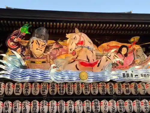 寒川神社の{uncategorized: "未分類", other: "その他", undefined: "問題あり", building: "その他建物", grave: "お墓", sacred_gate: "鳥居", guardian: "狛犬", statue: "像", buddha: "仏像", history: "歴史", nature: "自然", garden: "庭園", animal: "動物", pagoda: "塔", temizu: "手水舎", mountain_gate: "山門・神門", sanctuary: "本殿・本堂", subordinate: "末社・摂社", art: "芸術", scenery: "景色", jizo: "地蔵", ema: "絵馬", goshuin: "御朱印", omikuji: "おみくじ", items: "授与品その他", amulet: "お守り", goshuincho: "御朱印帳", eats: "食事", festival: "お祭り", votive_dance: "神楽", shichigosan: "七五三参", wedding: "結婚式", experience: "体験その他", initially: "初詣", around: "周辺", anti_infection: "感染症対策"}