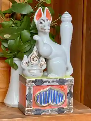 鎌達稲荷神社の狛犬