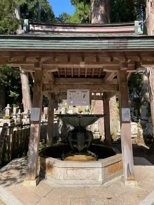 高野山金剛峯寺奥の院(和歌山県)