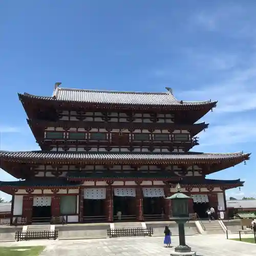 薬師寺の本殿・本堂