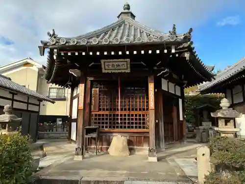 大善寺の{uncategorized: "未分類", other: "その他", undefined: "問題あり", building: "その他建物", grave: "お墓", sacred_gate: "鳥居", guardian: "狛犬", statue: "像", buddha: "仏像", history: "歴史", nature: "自然", garden: "庭園", animal: "動物", pagoda: "塔", temizu: "手水舎", mountain_gate: "山門・神門", sanctuary: "本殿・本堂", subordinate: "末社・摂社", art: "芸術", scenery: "景色", jizo: "地蔵", ema: "絵馬", goshuin: "御朱印", omikuji: "おみくじ", items: "授与品その他", amulet: "お守り", goshuincho: "御朱印帳", eats: "食事", festival: "お祭り", votive_dance: "神楽", shichigosan: "七五三参", wedding: "結婚式", experience: "体験その他", initially: "初詣", around: "周辺", anti_infection: "感染症対策"}