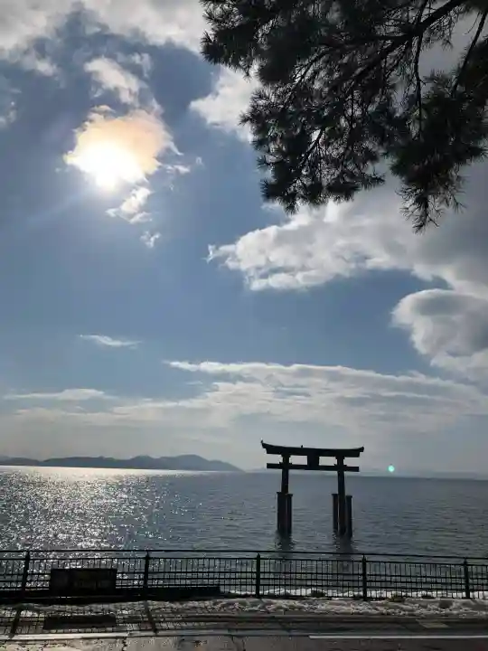 白鬚神社の{uncategorized: "未分類", other: "その他", undefined: "問題あり", building: "その他建物", grave: "お墓", sacred_gate: "鳥居", guardian: "狛犬", statue: "像", buddha: "仏像", history: "歴史", nature: "自然", garden: "庭園", animal: "動物", pagoda: "塔", temizu: "手水舎", mountain_gate: "山門・神門", sanctuary: "本殿・本堂", subordinate: "末社・摂社", art: "芸術", scenery: "景色", jizo: "地蔵", ema: "絵馬", goshuin: "御朱印", omikuji: "おみくじ", items: "授与品その他", amulet: "お守り", goshuincho: "御朱印帳", eats: "食事", festival: "お祭り", votive_dance: "神楽", shichigosan: "七五三参", wedding: "結婚式", experience: "体験その他", initially: "初詣", around: "周辺", anti_infection: "感染症対策"}