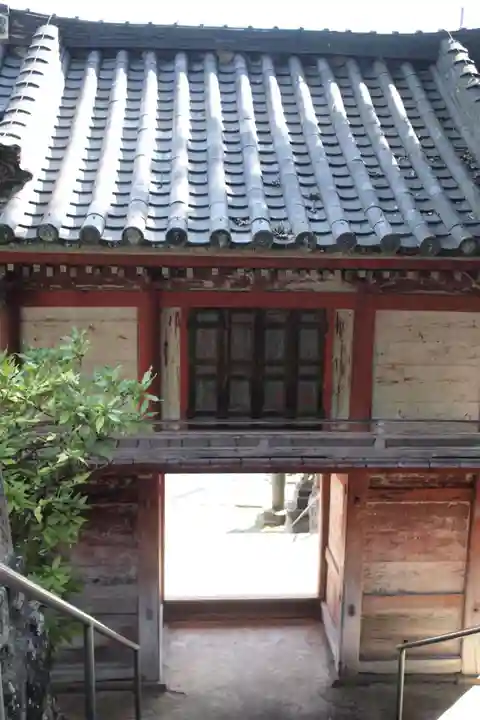 若宮八幡宮の山門・神門