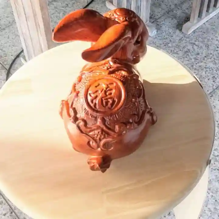 彌彦神社 (伊夜日子神社)の像