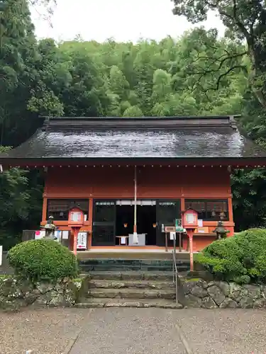 巖島神社の本殿