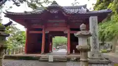 那古寺の山門