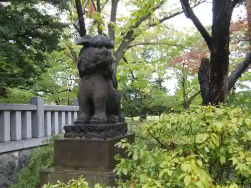 彌彦神社　(伊夜日子神社)の狛犬