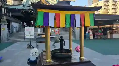 成田山深川不動堂（新勝寺東京別院）の{uncategorized: "未分類", other: "その他", undefined: "問題あり", building: "その他建物", grave: "お墓", sacred_gate: "鳥居", guardian: "狛犬", statue: "像", buddha: "仏像", history: "歴史", nature: "自然", garden: "庭園", animal: "動物", pagoda: "塔", temizu: "手水舎", mountain_gate: "山門・神門", sanctuary: "本殿・本堂", subordinate: "末社・摂社", art: "芸術", scenery: "景色", jizo: "地蔵", ema: "絵馬", goshuin: "御朱印", omikuji: "おみくじ", items: "授与品その他", amulet: "お守り", goshuincho: "御朱印帳", eats: "食事", festival: "お祭り", votive_dance: "神楽", shichigosan: "七五三参", wedding: "結婚式", experience: "体験その他", initially: "初詣", around: "周辺", anti_infection: "感染症対策"}