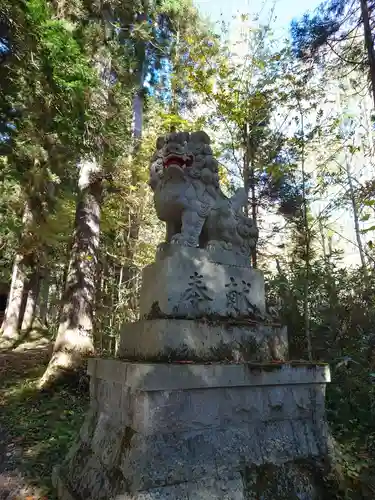 戸隠神社奥社の狛犬