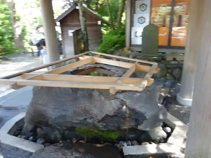 伊勢山皇大神宮の手水舎