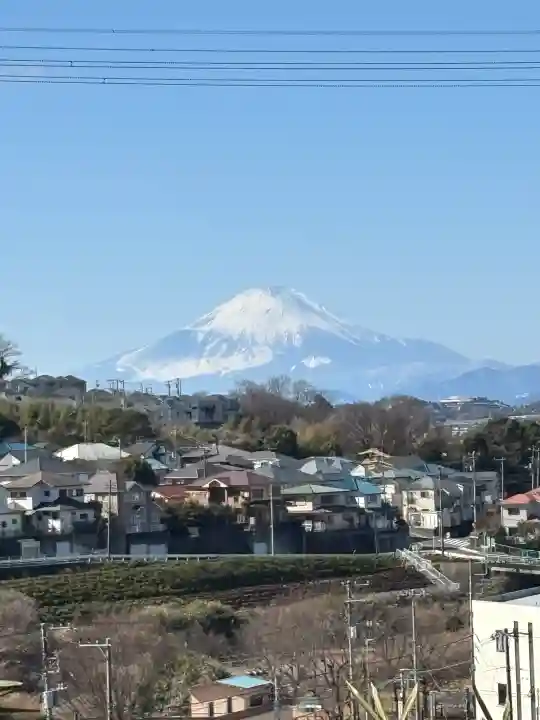 思金神社の{uncategorized: "未分類", other: "その他", undefined: "問題あり", building: "その他建物", grave: "お墓", sacred_gate: "鳥居", guardian: "狛犬", statue: "像", buddha: "仏像", history: "歴史", nature: "自然", garden: "庭園", animal: "動物", pagoda: "塔", temizu: "手水舎", mountain_gate: "山門・神門", sanctuary: "本殿・本堂", subordinate: "末社・摂社", art: "芸術", scenery: "景色", jizo: "地蔵", ema: "絵馬", goshuin: "御朱印", omikuji: "おみくじ", items: "授与品その他", amulet: "お守り", goshuincho: "御朱印帳", eats: "食事", festival: "お祭り", votive_dance: "神楽", shichigosan: "七五三参", wedding: "結婚式", experience: "体験その他", initially: "初詣", around: "周辺", anti_infection: "感染症対策"}