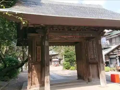 妻沼聖天山歓喜院の山門・神門