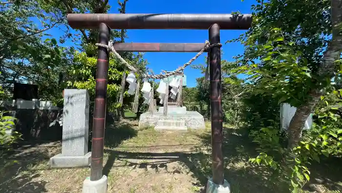 尾骨神社の鳥居