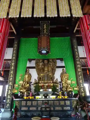 萬福寺の本殿・本堂