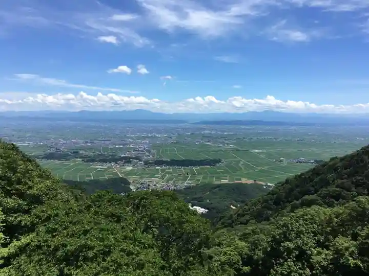 彌彦神社奥宮(御神廟)の景色