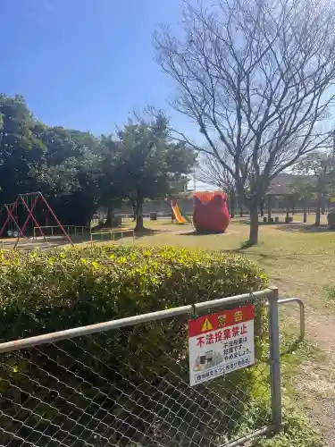 松熊神社の{uncategorized: "未分類", other: "その他", undefined: "問題あり", building: "その他建物", grave: "お墓", sacred_gate: "鳥居", guardian: "狛犬", statue: "像", buddha: "仏像", history: "歴史", nature: "自然", garden: "庭園", animal: "動物", pagoda: "塔", temizu: "手水舎", mountain_gate: "山門・神門", sanctuary: "本殿・本堂", subordinate: "末社・摂社", art: "芸術", scenery: "景色", jizo: "地蔵", ema: "絵馬", goshuin: "御朱印", omikuji: "おみくじ", items: "授与品その他", amulet: "お守り", goshuincho: "御朱印帳", eats: "食事", festival: "お祭り", votive_dance: "神楽", shichigosan: "七五三参", wedding: "結婚式", experience: "体験その他", initially: "初詣", around: "周辺", anti_infection: "感染症対策"}