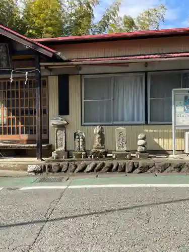 駒形宮の{uncategorized: "未分類", other: "その他", undefined: "問題あり", building: "その他建物", grave: "お墓", sacred_gate: "鳥居", guardian: "狛犬", statue: "像", buddha: "仏像", history: "歴史", nature: "自然", garden: "庭園", animal: "動物", pagoda: "塔", temizu: "手水舎", mountain_gate: "山門・神門", sanctuary: "本殿・本堂", subordinate: "末社・摂社", art: "芸術", scenery: "景色", jizo: "地蔵", ema: "絵馬", goshuin: "御朱印", omikuji: "おみくじ", items: "授与品その他", amulet: "お守り", goshuincho: "御朱印帳", eats: "食事", festival: "お祭り", votive_dance: "神楽", shichigosan: "七五三参", wedding: "結婚式", experience: "体験その他", initially: "初詣", around: "周辺", anti_infection: "感染症対策"}