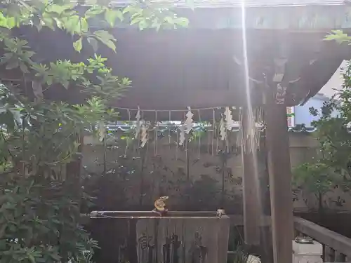 小野照崎神社の手水舎