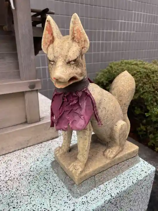 稲荷神社の{uncategorized: "未分類", other: "その他", undefined: "問題あり", building: "その他建物", grave: "お墓", sacred_gate: "鳥居", guardian: "狛犬", statue: "像", buddha: "仏像", history: "歴史", nature: "自然", garden: "庭園", animal: "動物", pagoda: "塔", temizu: "手水舎", mountain_gate: "山門・神門", sanctuary: "本殿・本堂", subordinate: "末社・摂社", art: "芸術", scenery: "景色", jizo: "地蔵", ema: "絵馬", goshuin: "御朱印", omikuji: "おみくじ", items: "授与品その他", amulet: "お守り", goshuincho: "御朱印帳", eats: "食事", festival: "お祭り", votive_dance: "神楽", shichigosan: "七五三参", wedding: "結婚式", experience: "体験その他", initially: "初詣", around: "周辺", anti_infection: "感染症対策"}