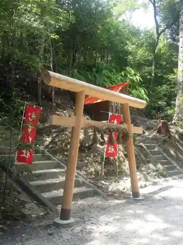 敢國神社の鳥居