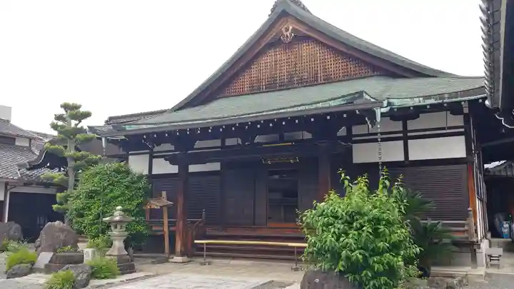 長圓寺の本殿・本堂