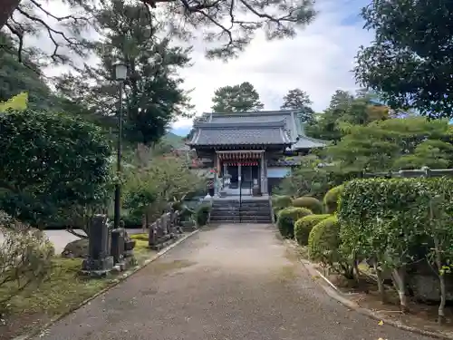 大室山龍渓院の山門